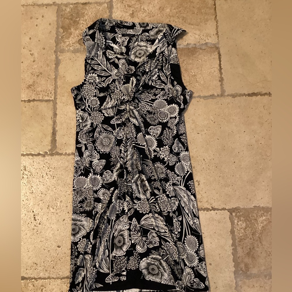 Tommy Hilfiger align dress-SZ M
Size tag missing 
Pit to pit 16”
Length 35”